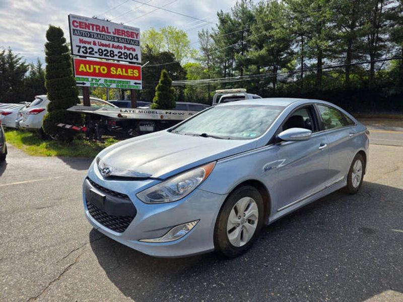 2013 Hyundai Sonata — a typically priced live listing
