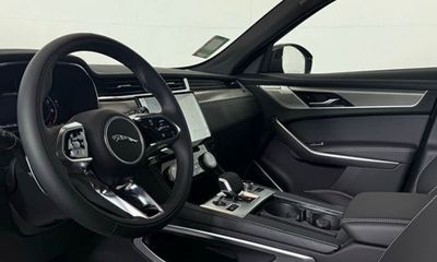 2026 Jaguar F-Pace Pace