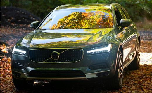 2022 Volvo V90CC Inscription