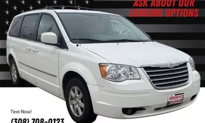 2010 Chrysler Town AND Country RT