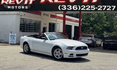 2014 Ford Mustang V6 Convertible