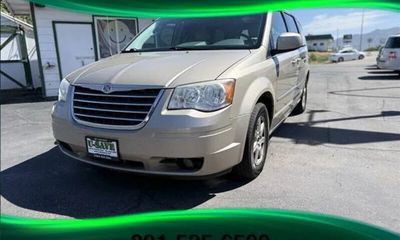 2009 Chrysler Town AND Country Touring Signature