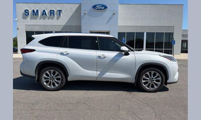 2022 Toyota Highlander Limited