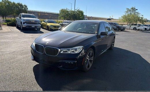 2019 BMW 750I B7