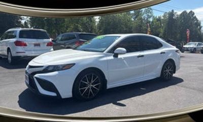 2021 Toyota Camry SE Convenient PKG