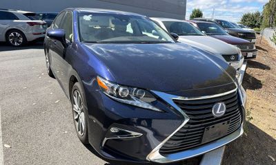 2018 Lexus ES 300H
