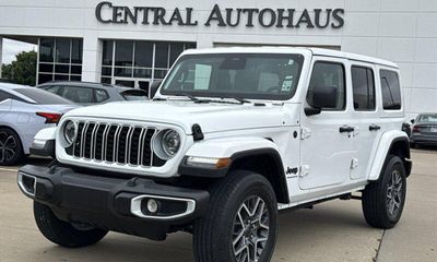 2025 Jeep Wrangler Sahara