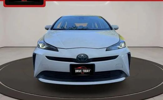 2020 Toyota Prius LE