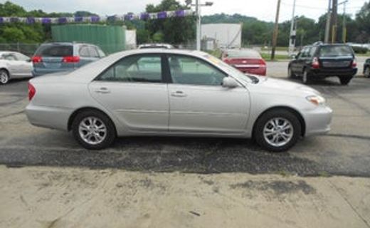 2004 Toyota Camry LE