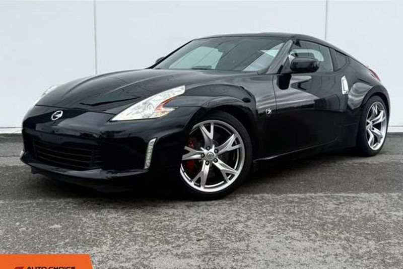 2014 Nissan 370Z — a typically priced live listing