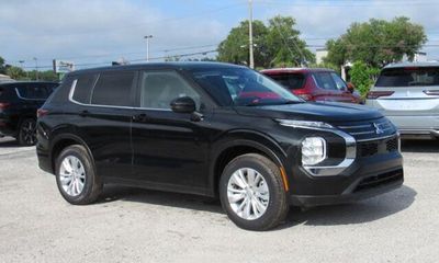 2026 Mitsubishi Outlander ES