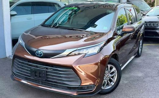 2021 Toyota Sienna LE