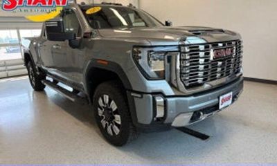 2025 GMC Sierra HD Denali