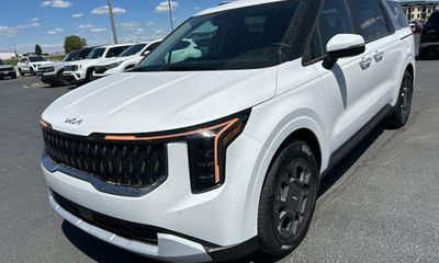 2026 Kia Carnival EX