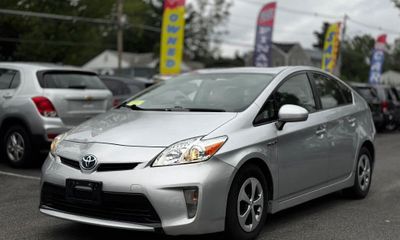 2014 Toyota Prius TWO