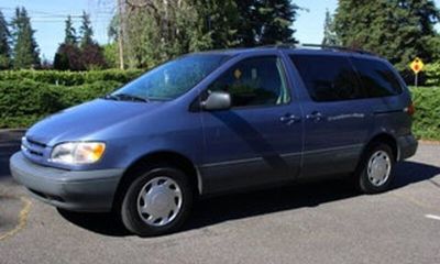 1999 Toyota Sienna LE XLE