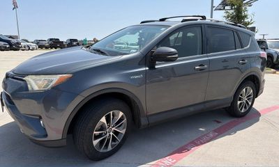 2018 Toyota RAV4 LE Plus XLE