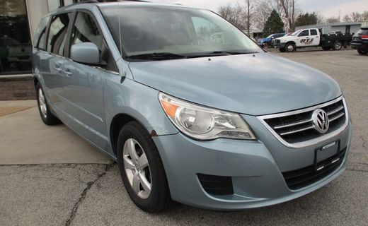 2009 Volkswagen Routan SE