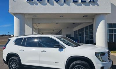 2025 GMC Acadia Elevation