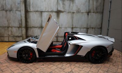2015 Lamborghini Aventador Roadster