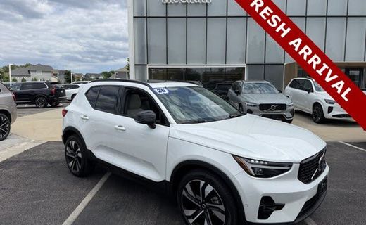 2026 Volvo XC40 Ultra Dark