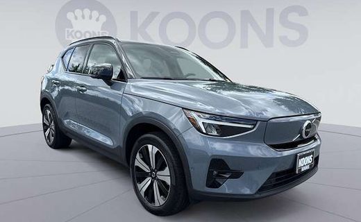 2023 Volvo XC40 Plus Dark