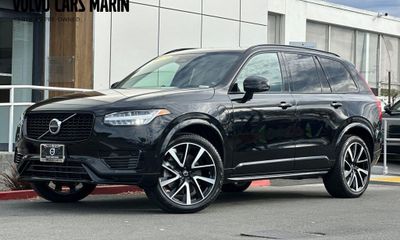 2023 Volvo XC90 Ultimate Dark