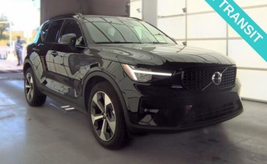 2026 Volvo XC40 Plus Dark