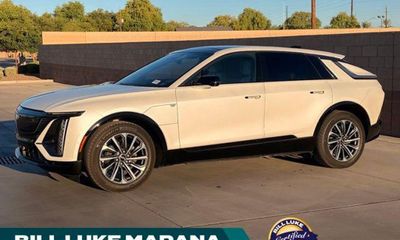 2024 Cadillac Lyriq Sport 2
