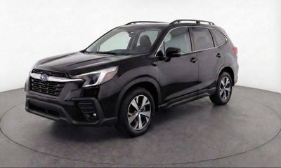 2023 Subaru Ascent Premium 8 ES