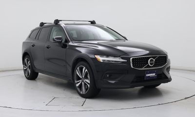 2023 Volvo V60CC Plus
