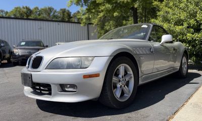2002 BMW Z3 25I