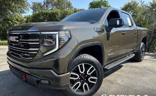 2023 GMC Sierra AT4