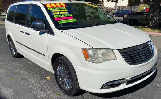 2011 Chrysler Town AND Country Limited