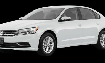2018 Volkswagen Passat S R Line