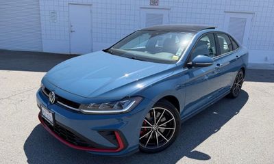 2025 Volkswagen Jetta GLI Autobahn