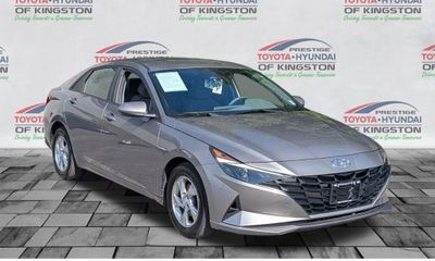 2022 Hyundai Elantra SE