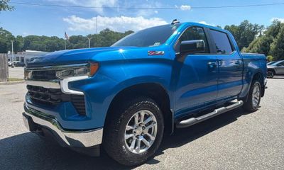 2023 Chevrolet Silverado LT