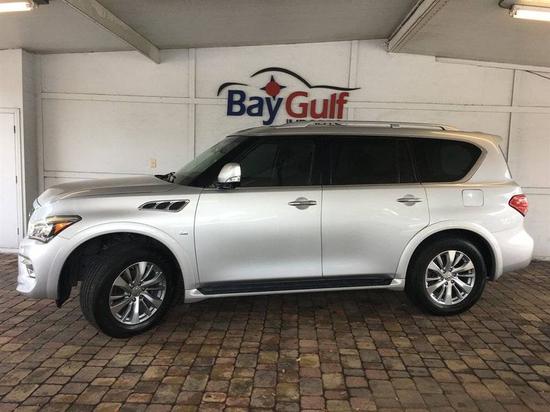 2017 Infiniti QX80 — a typically priced live listing