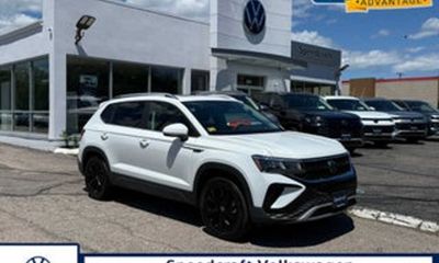 2025 Volkswagen Taos 4Motion SE Black