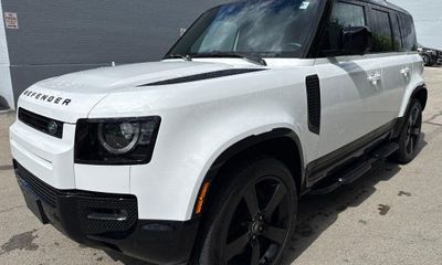 2025 Land Rover Defender 110 X Dynamic