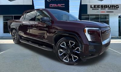 2025 GMC Sierra Denali