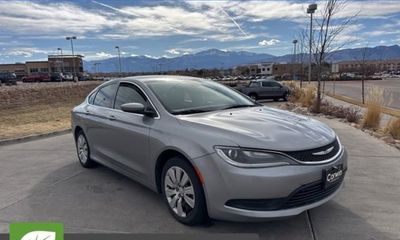 2015 Chrysler 200 LX