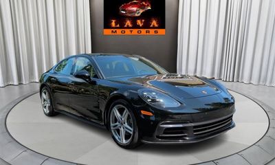2018 Porsche Panamera Base 4