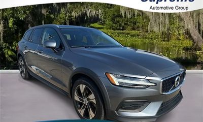 2020 Volvo V60CC Momentum