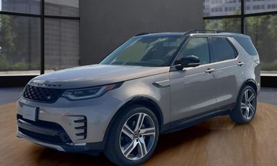 2026 Land Rover Discovery P360 Dynamic SE