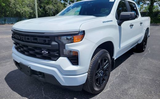 2022 Chevrolet Silverado Custom