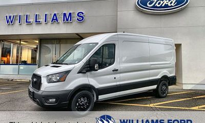 2025 Ford Transit Medium Roof
