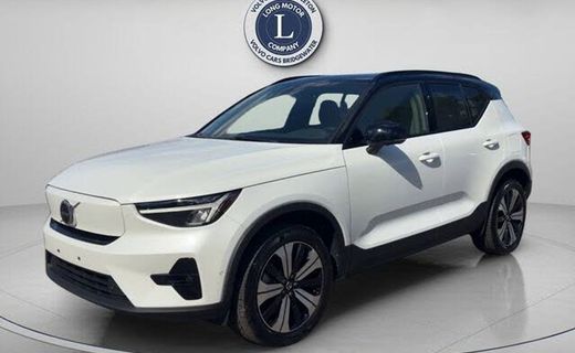 2023 Volvo XC40 Plus Dark
