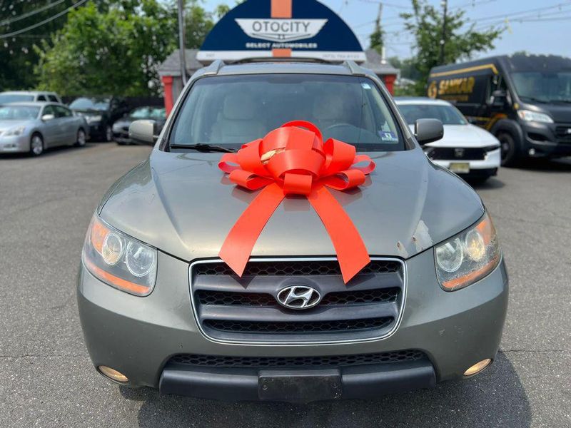 2009 Hyundai Santa Fe — a typically priced live listing